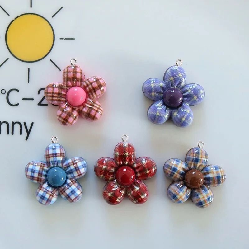 The Art And Craft Of Jewelry - 10 Pendentifs en résine planaire motif